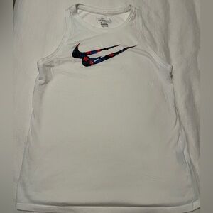 Nike woman’s size small sleeveless t shirt ❤️🤍💙